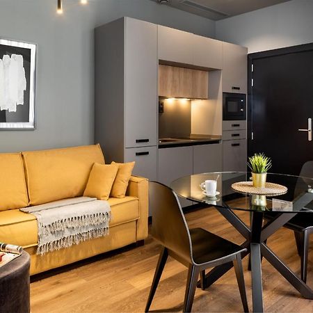 Muralla Sevilla Suites By Lola エクステリア 写真