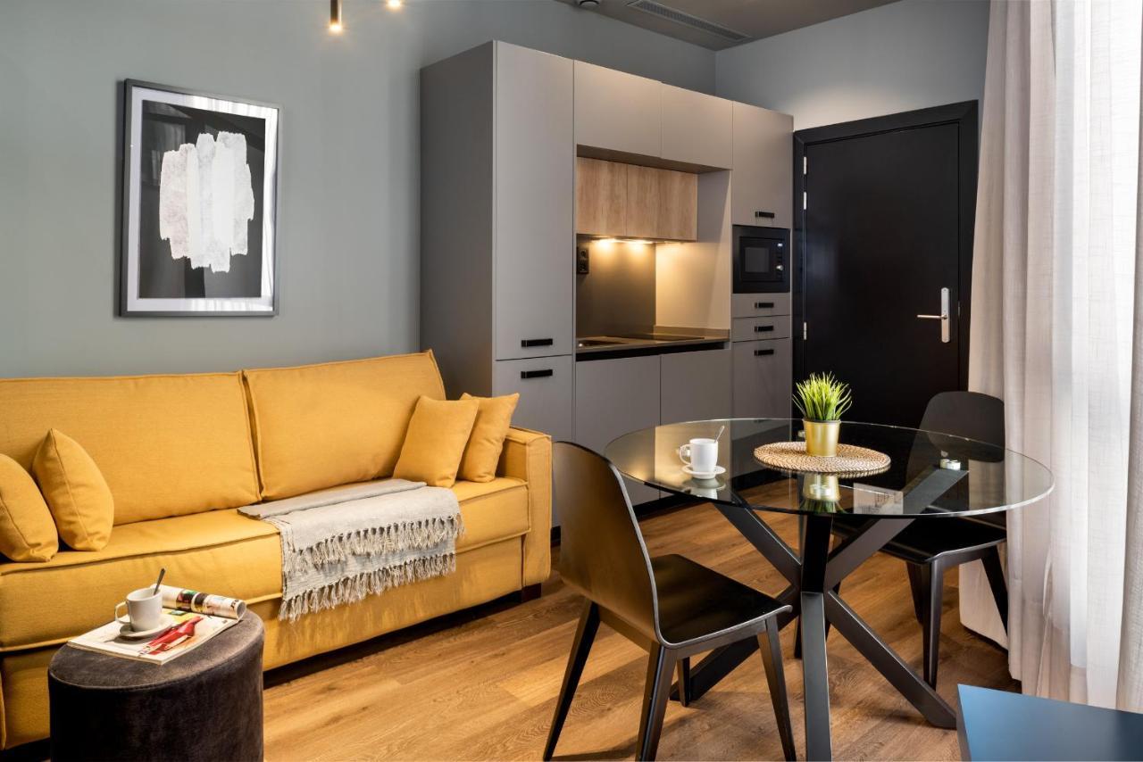 Muralla Sevilla Suites By Lola エクステリア 写真