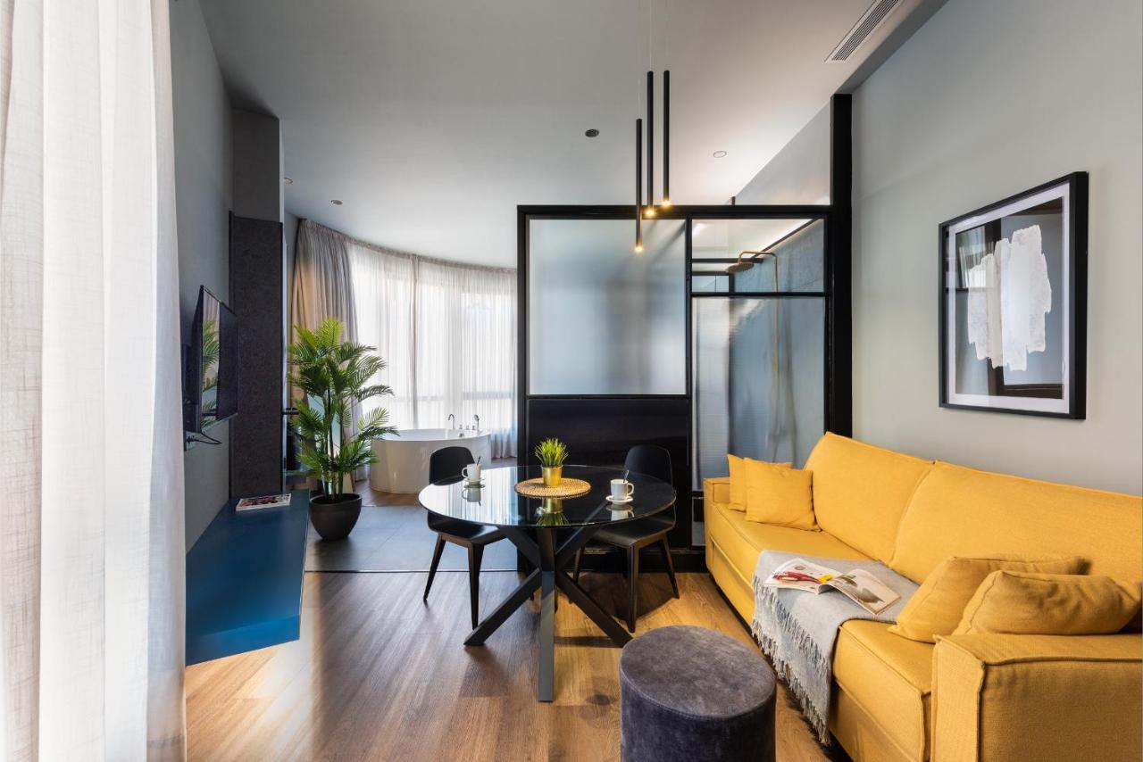 Muralla Sevilla Suites By Lola エクステリア 写真